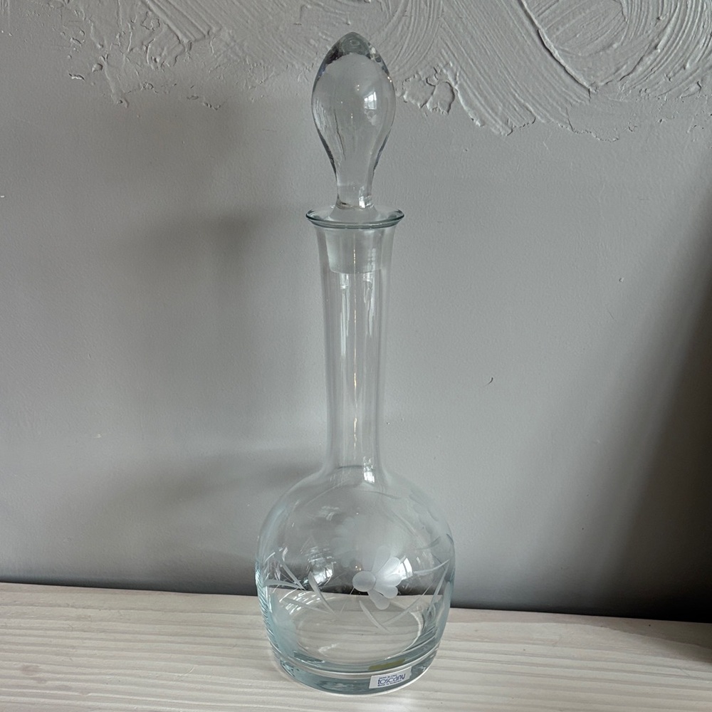 Toscany Etched Floral Wine Decanter w/ Glass Stopper Made in Romania‎